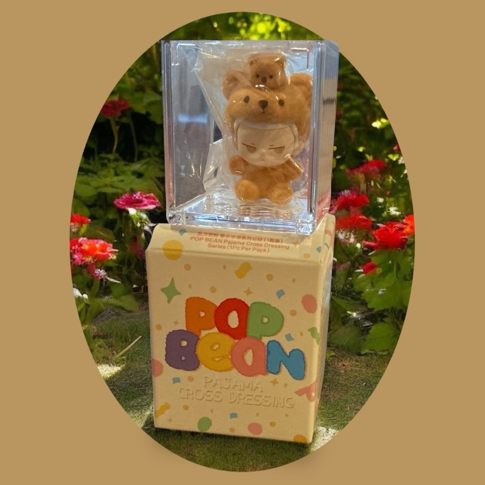 Pop bean Cute Bear Figurine with Box
